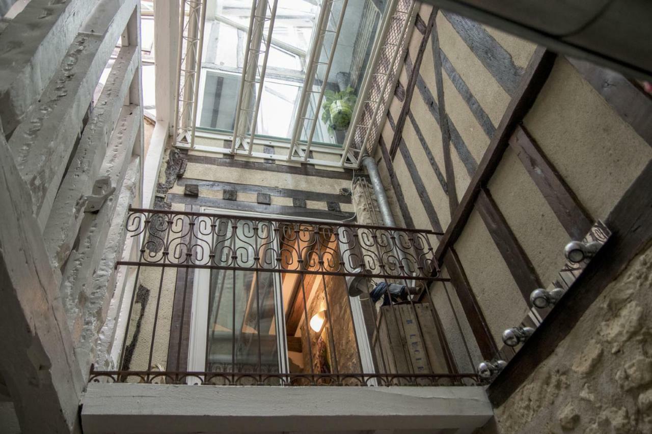Aux Patissiers Hotel Compiegne Exterior photo